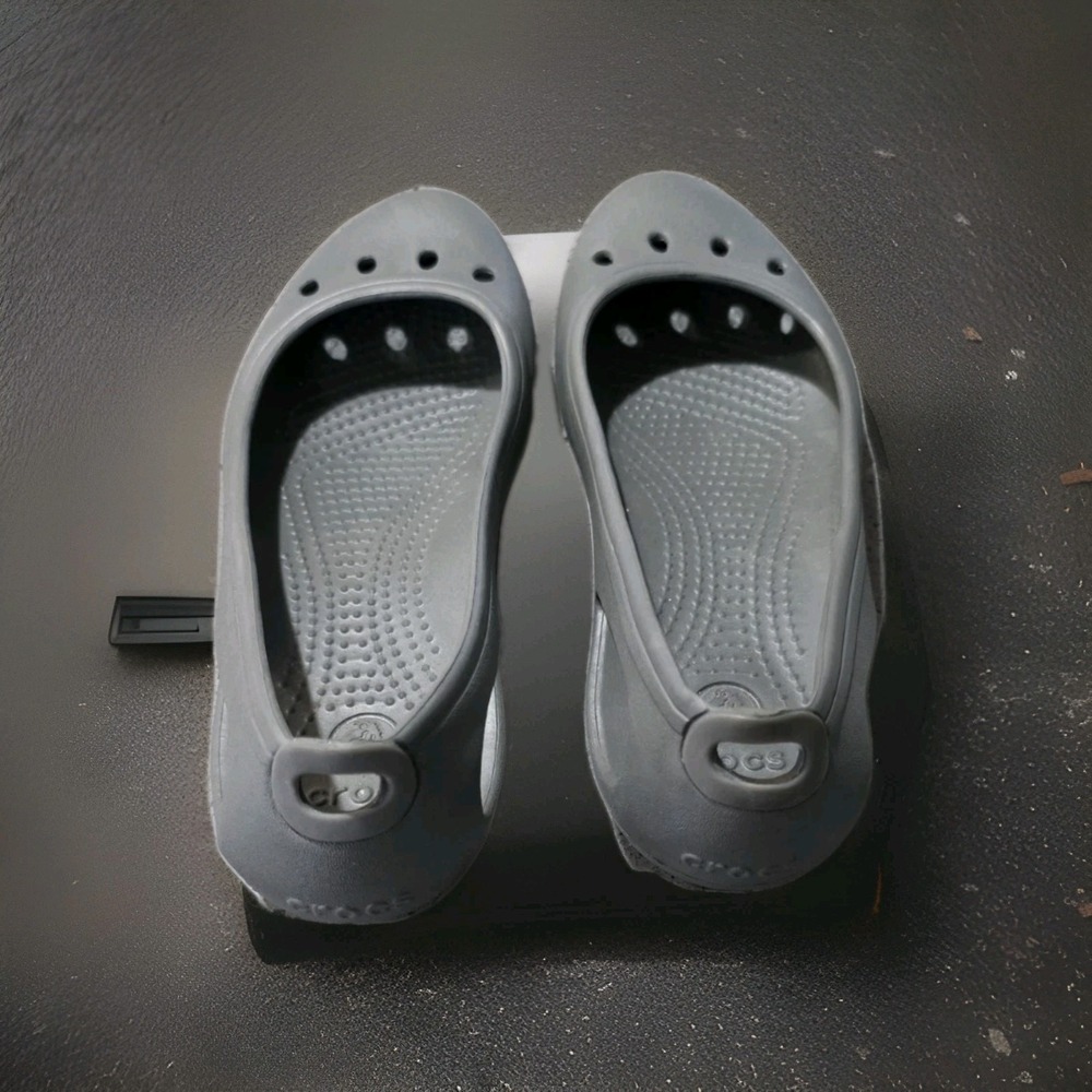 CROCS Prima Ballet Round Toe Slip On Gray Women's Shoes Sz 6 - Picture 4 of 8
